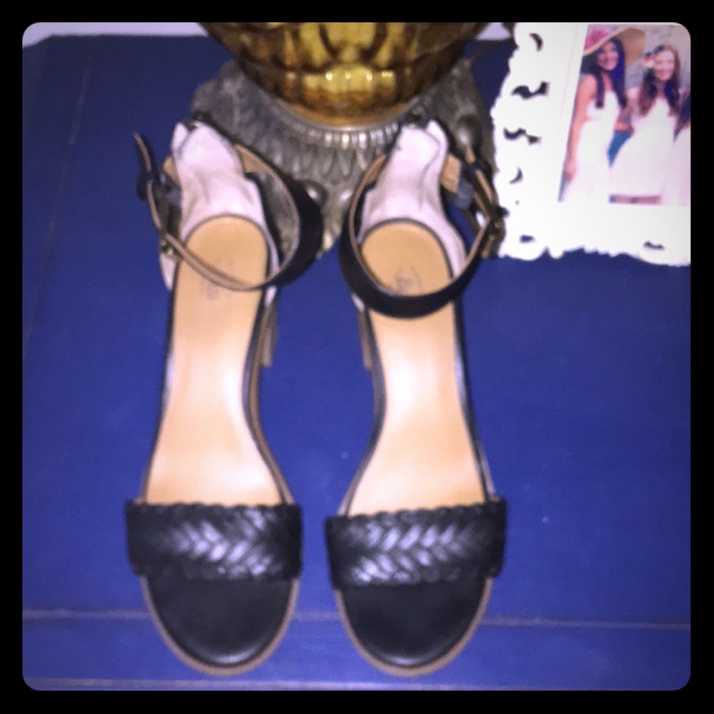 Black sandals with wood heel